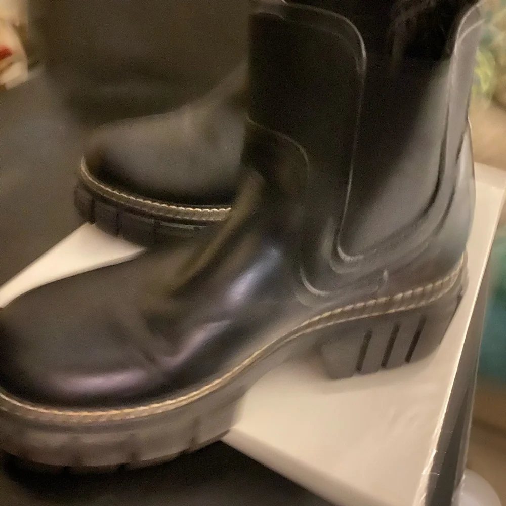 Men's Black Chelsea Boots - Sleek Slip-On Dress Boot